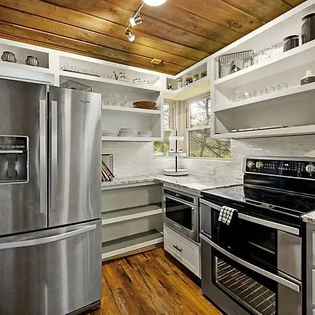 Secluded Cabin / Stunning Mtn View / Paved Drive